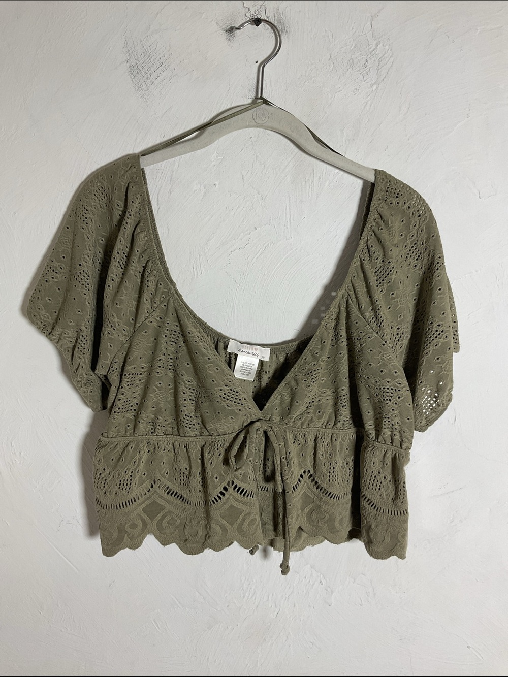 Urban Romantics Olive Green Eyelet Tie Front Top Size XL NWT